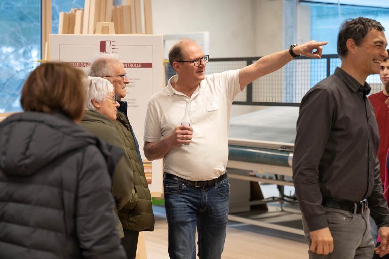 Claus Schwarzmann führte die Gäste durch den Betrieb.