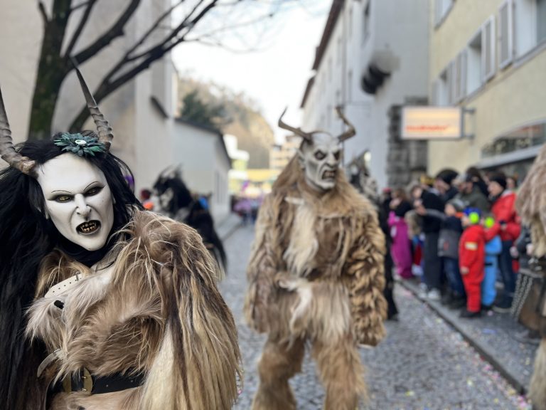 Weibliche Krampusse waren ebenfalls zu sehen.