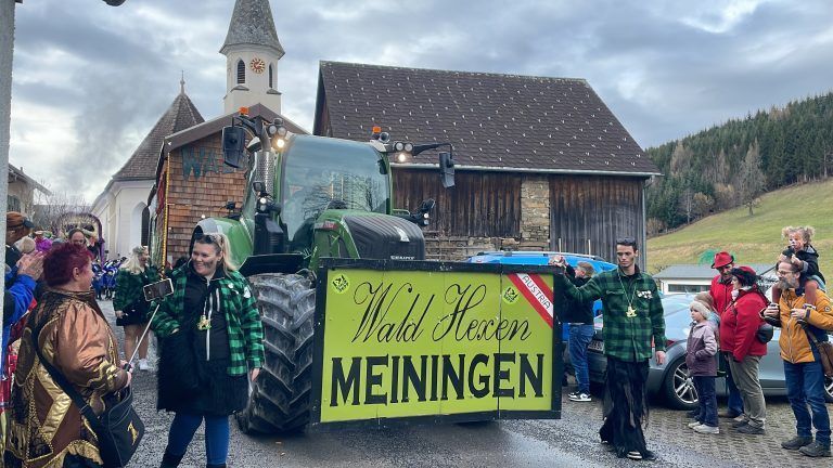 Für die Waldhexen Gisingen sei der Umzug in Röns "der Beste im ganzen Land".