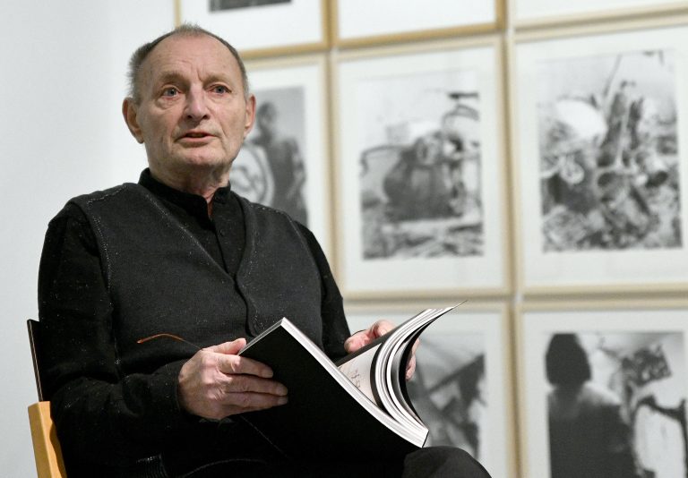 1968 wurde Günter Brus wegen einer Kunstaktion zu einer Haftstrafe verurteilt, 28 Jahre später erhielt er den großen österreichischen Staatspreis für Bildende Kunst.<span class="copyright"> APA/HANS PUNZ</span>