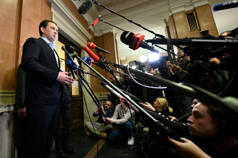 ABD0085_20240223 – WIEN –
STERREICH: Der frhere Bundeskanzler Sebastian Kurz (
VP) am Freitag, 23. Februar 2024, anl. des Prozesses gegen Ex-Bundeskanzler Kurz wegen Falschaussage im Ibiza-U-Ausschuss am Landesgericht in Wien. – FOTO: APA/HELMUT FOHRINGER