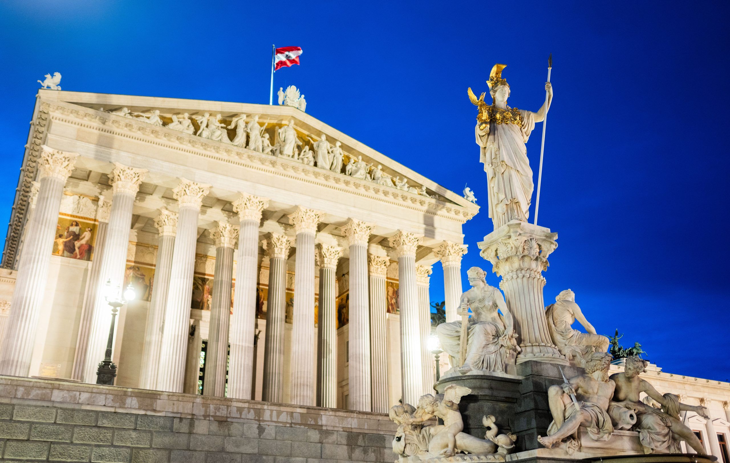 ABD0087_20231103 – WIEN – STERREICH: ++ THEMENBILD ++ Das sterreichische Parlament und davor die Statue der Pallas Athene; aufgenommen am Freitag, 03. November 2023, in Wien. – FOTO: APA/GEORG HOCHMUTH