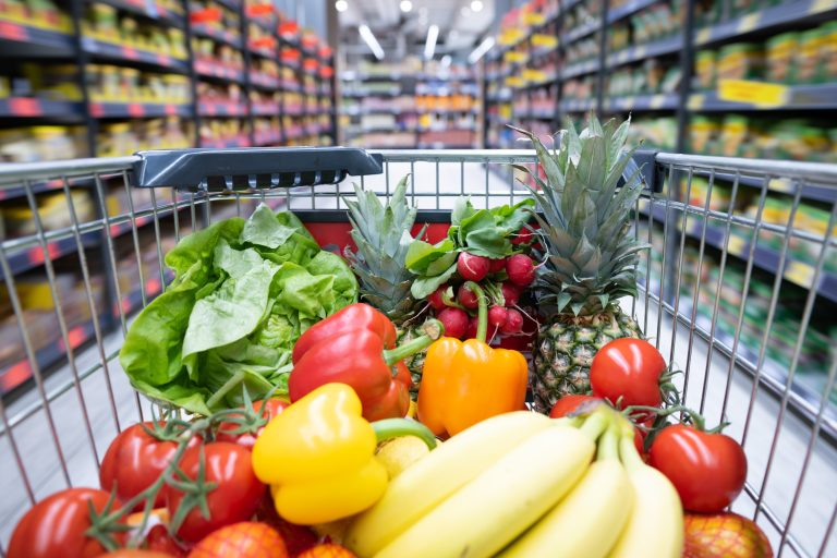 Der Warenkorb in Österreich ist zwar anders gefüllt, als in anderen Ländern - im Endeffekt ist das aber nicht die Ursache einer höheren Inflation. <span class="copyright">APA/dpa</span>