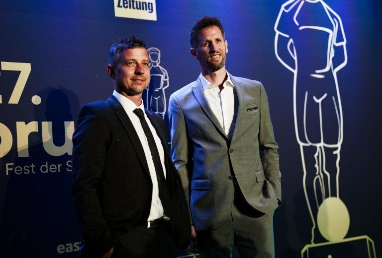 Christoph Schößwenter (rechts), Sportdirektor von BW Linz, zusammen mit Cheftrainer Gerald Scheiblehner anlässlich der „Bruno-Gala“ im vergangenen Herbst in Wien. <span class="copyright">apa</span>