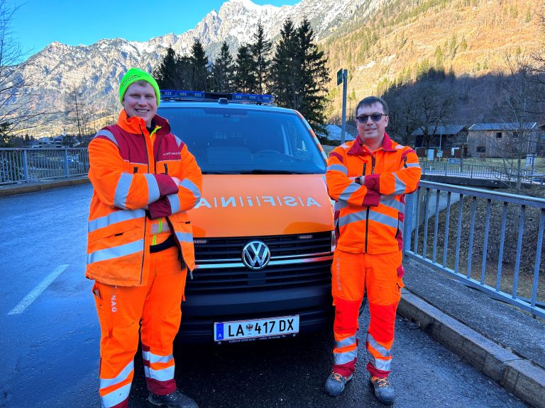 Simon Burtscher (l.) und sein Tiroler Kollege Martin von der Asfinag: "Keine besonderen Vorkommnisse."