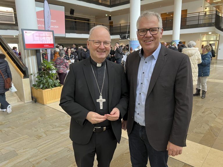 Bischof Benno Elbs und Pastoralamtsleiter Martin Fenkart freuten sich über den Erfolg.