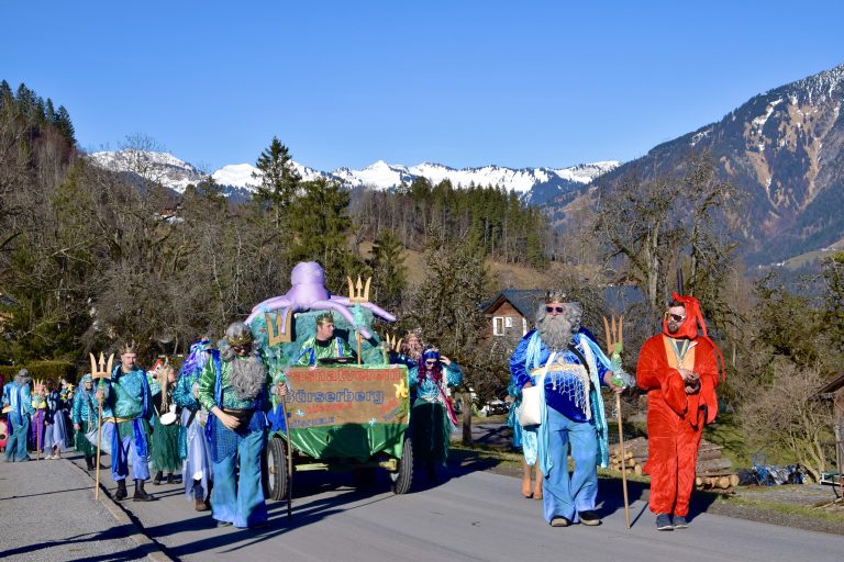 Einblicke in die Unterwasserwelt gewährte der Fasnatverein Bürserberg.