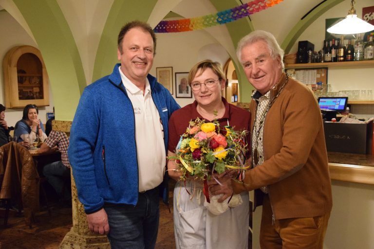 Hanno Fuchs mit Gattin Heidi und dem ehemaligen Zunftmeister Toni Kuthan.