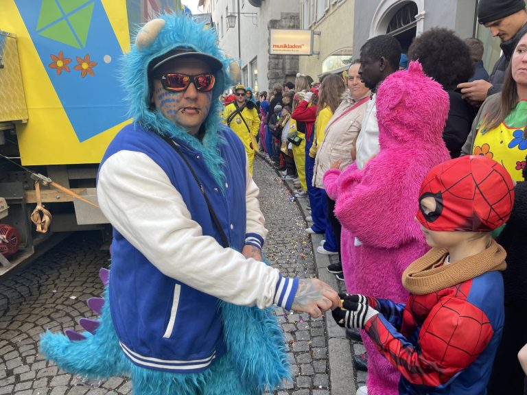 Die Monster AG verteilte diesmal Süßigkeiten anstelle von Kindergeschrei.