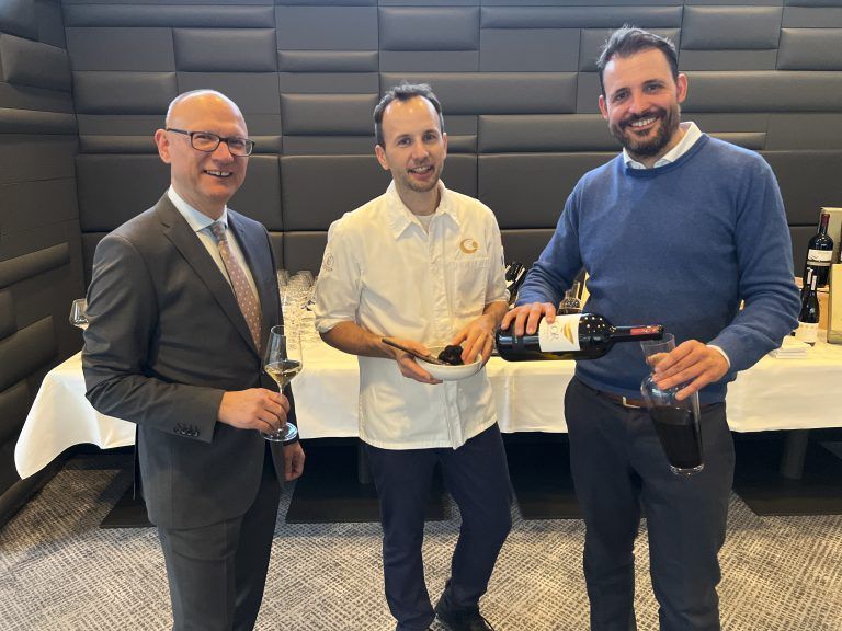 Falstaff F&B Manager Stefan Moosbrugger, Küchenchef Stefan Lenz und Christian Pisetta luden zum Chefs Table