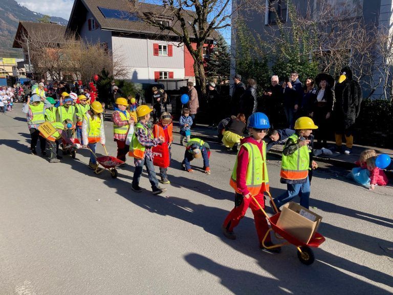 Kleine Baustellenarbeiter waren auch dabei.