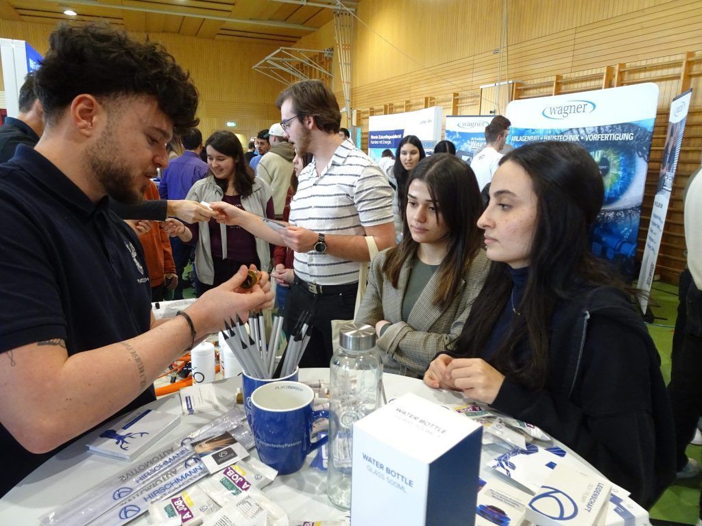 Jobmesse mit Rekordbeteiligung an der HTL Dornbirn