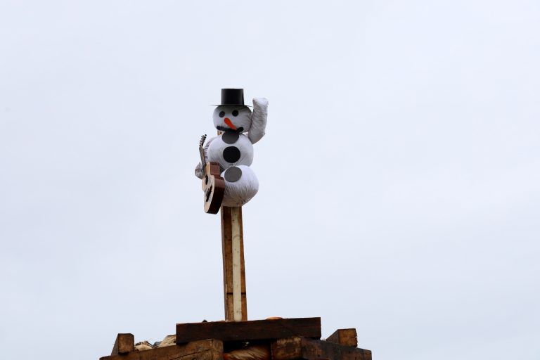 Beim Kinderfunken der Fasching- und Funkenzunft Ruggburg wurde der Winter ausgetrieben.