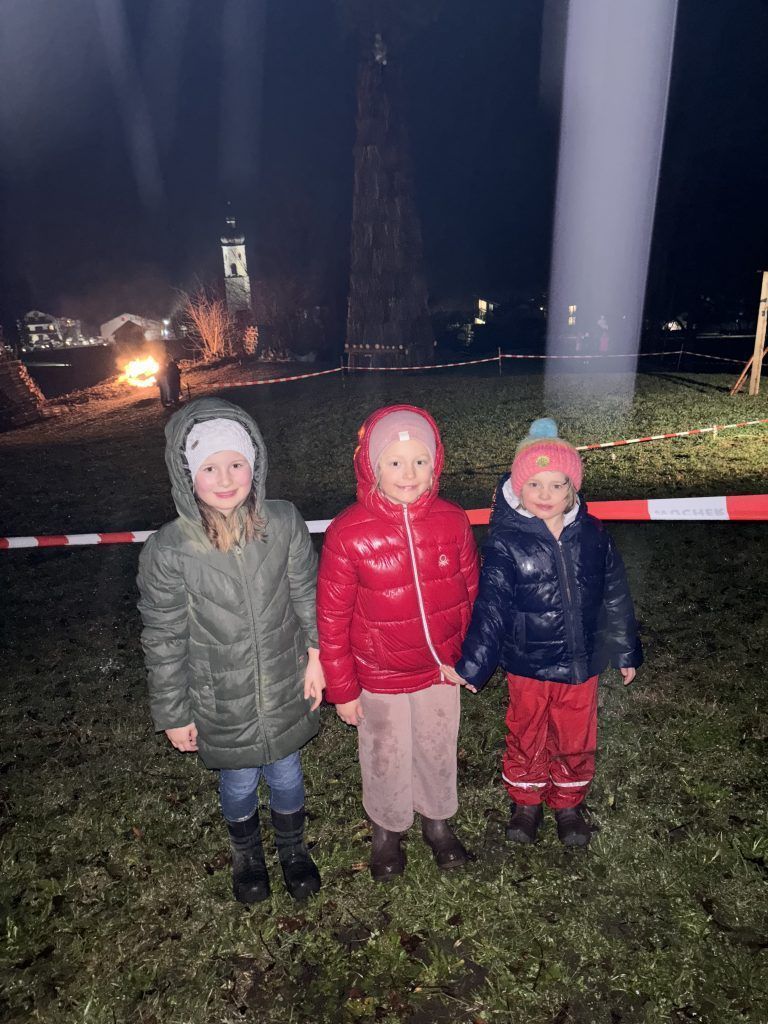 Lea, Lucie und Amy besuchten den Brazer Funken.