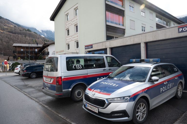 Die Polizeiinspektion von Schruns. Dort wurde die Beschädigung der Funkentanne angezeigt. Noch gibt es keine Ermittlungsergebnisse.