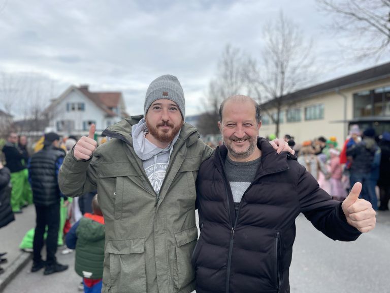 Ugur und Mustafa Toryan aus Griechenland ließen sich das Spektakel in Frastanz nicht entgehen.