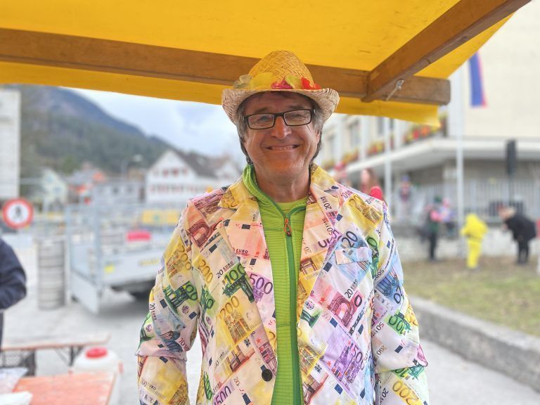 ... und Robert Hartmann an der Kasse.
