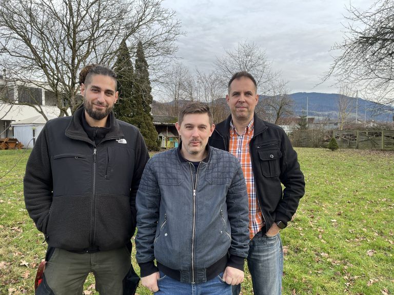 Armin, Marco und René Maffei kämpfen seit Jahren für eine Zufahrt. <span class="copyright">Vn/Plesch</span>