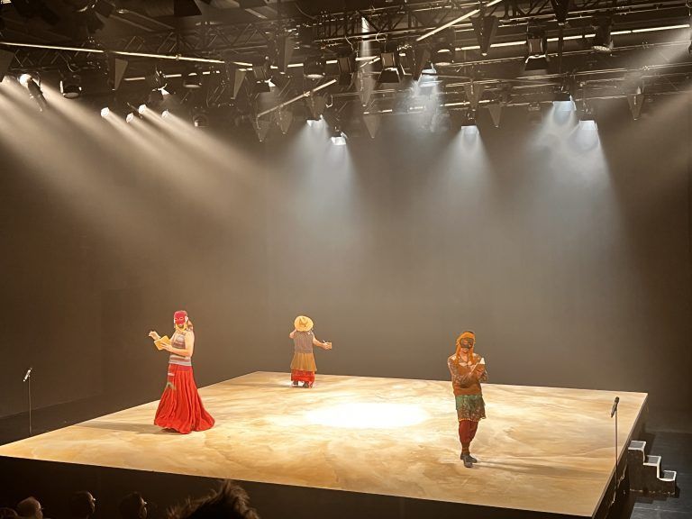 "Antigone" im Theater Kosmos. <span class="copyright">andreas marte </span>