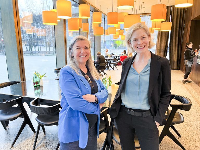 Kerstin Wakolbinger-Frener und Monika Wagner (Kuges) besuchten die Verleihung