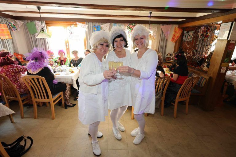 Die „Schneeflocken“ Doris Stadelmann, Sabine Hämmerle und Margit Feuerstein.