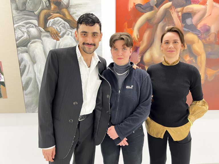 Künstler Murat Önen, Kuratorin Anne Zühlke und Kulturamtsleiterin Claudia Voit