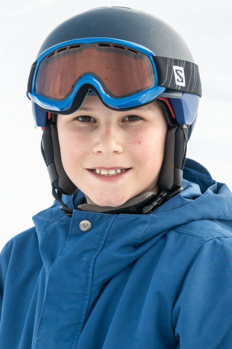 Luis (12) aus Lustenau: „Ich und meine Mutter sind durch die Homepage der Villa K. auf das Camp aufmerksam geworden. Mir hat es gefallen, dass wir das Schanzen lernen und unsere Technik verbessern konnten. Das Billard spielen am Abend hat mir sehr gut gefallen, eigentlich alles. Ich habe mich sehr wohl gefühlt in der Gruppe und die Betreuer haben uns sehr gut unterstützt. Ich wäre gerne wieder dabei.“