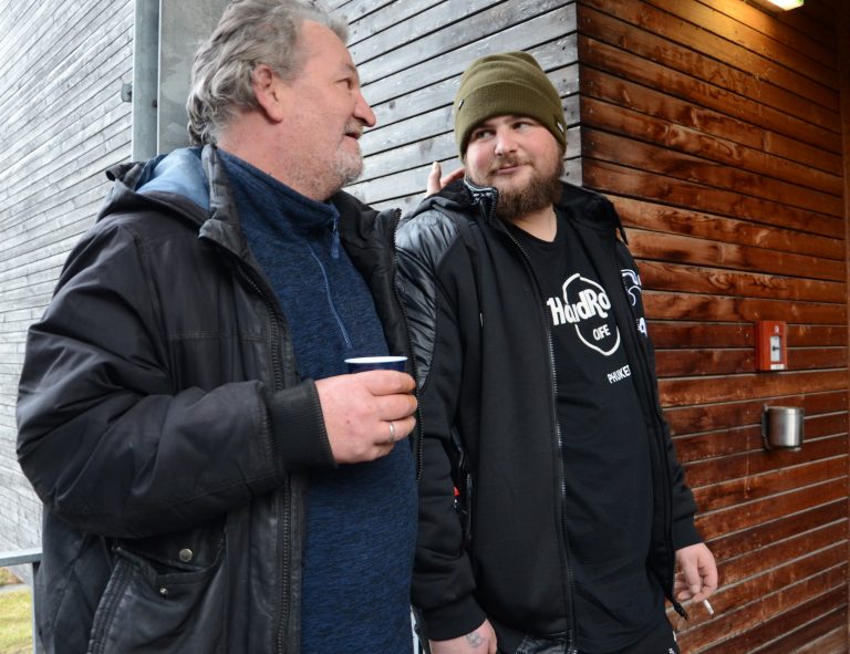 Kai bekommt oft Besuch von seinem Vater Markus Gassner, der ihm, wo er kann, zur Seite steht. <span class="copyright">HRJ</span>