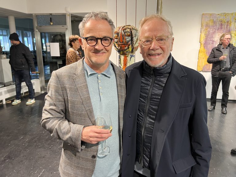 Martin Gruber (Aktionstheater) und Künstler Tone Fink.