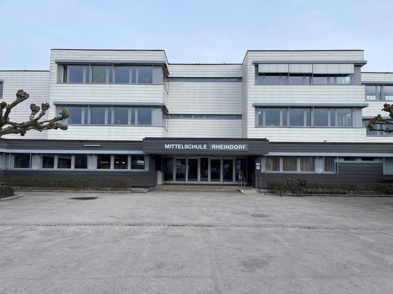 Mittelschule Rheindorf Fassade