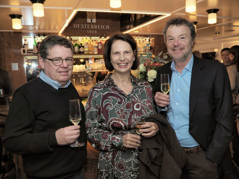 MS-Oesterreich-GF Markus Flatz mit Günther Lehner und Manuela Künz-Lehner (Alpla).