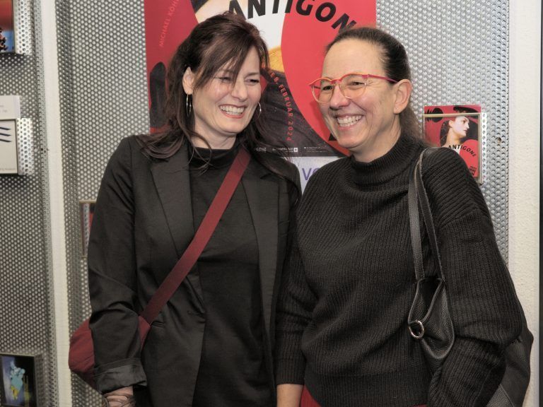 Im Publikum: Schauspielerin Sabine Lorenz und Journalistin Susanne Hogl.
