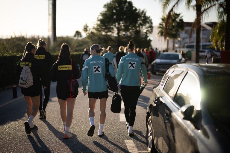 Auf dem Weg zurück vom Training. <span class="copyright">ÖFB-Gruber</span>