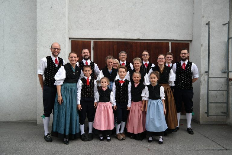 Früher bestand die Trachtengruppe noch aus mehr Mitgliedern, doch durch Corona und aufgrund des Alters haben einige den Verein verlassen. <span class="copyright">Verein</span>