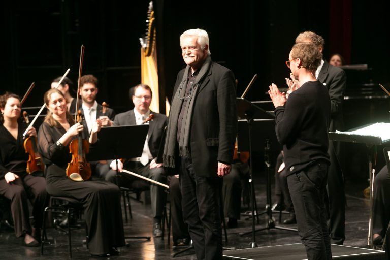 Bregenz am 11.02.2024 SOV Symphonie Orchester Vorarlberg, Konzert 4, Dirigent Jonathan Brandani, Viola Nikita Gerkusov, Sprecher David Kopp, Nino Rota, Komponist, Hector Berlioz