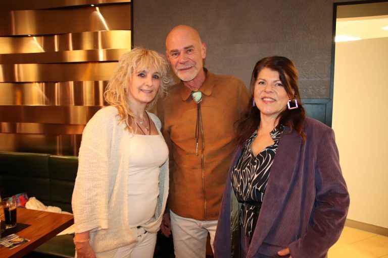 Brigitte Schiegg mit Wolfgang und Eva Graf.