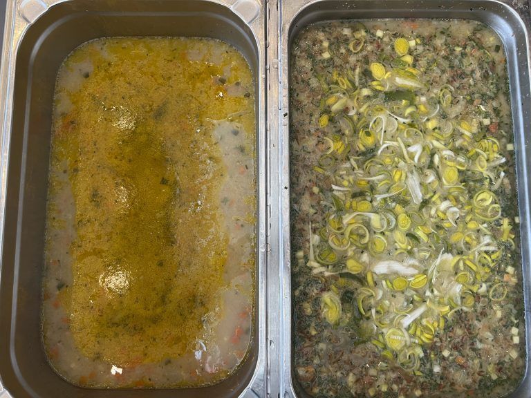 Stars des Menüplans waren eine Gerstensuppe und eine legierte Grießsuppe mit Wurzelgemüsestreifen.