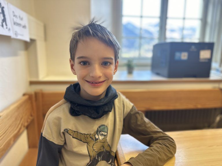 Tobias, 9 Jahre: "Ich bin ebenfalls Konfliktlotse. Das finde ich cool. In den Workshops haben wir gelernt, Streitereien nicht mit Schlägereien zu lösen. Die Viertklässler schlagen manchmal die Jüngeren. Wir gehen auf sie zu und fordern sie auf, miteinander zu reden."