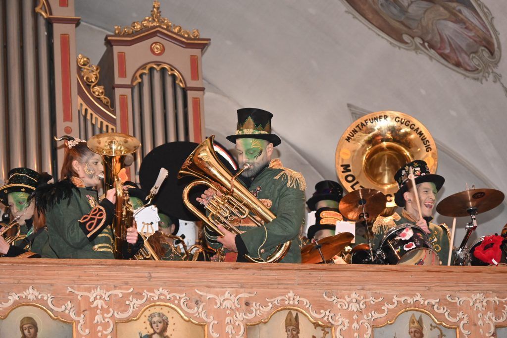 Guggaklänge in der Pfarrkirche