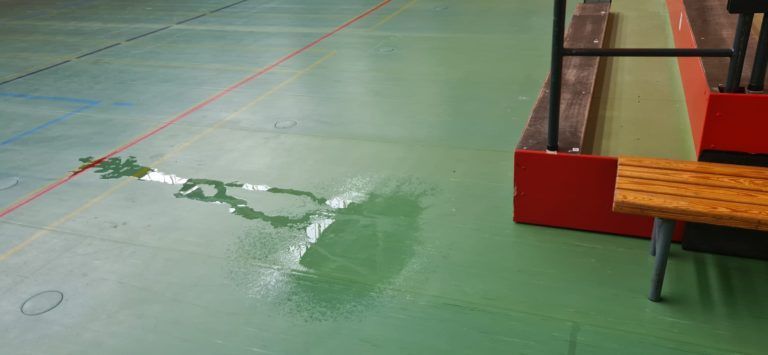 Die Wasserflecken sind nicht nur kleinere Pfützen.
