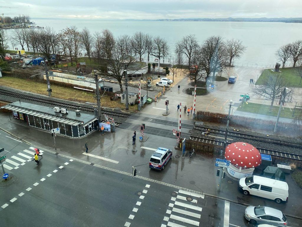 Bahnschranke in Bregenz fiel Lkw zum Opfer
