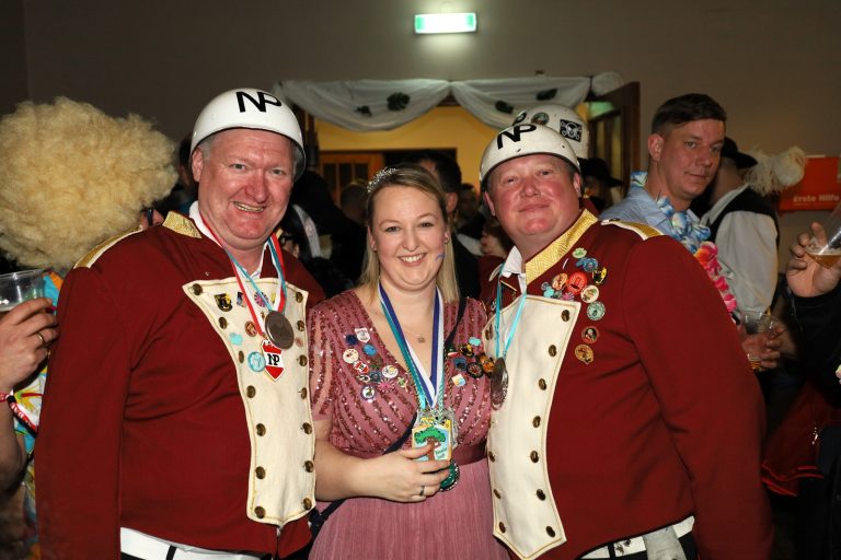 Prinzessin Desiree aus Hörbranz mit der Bregenzer Narrenpolizei.