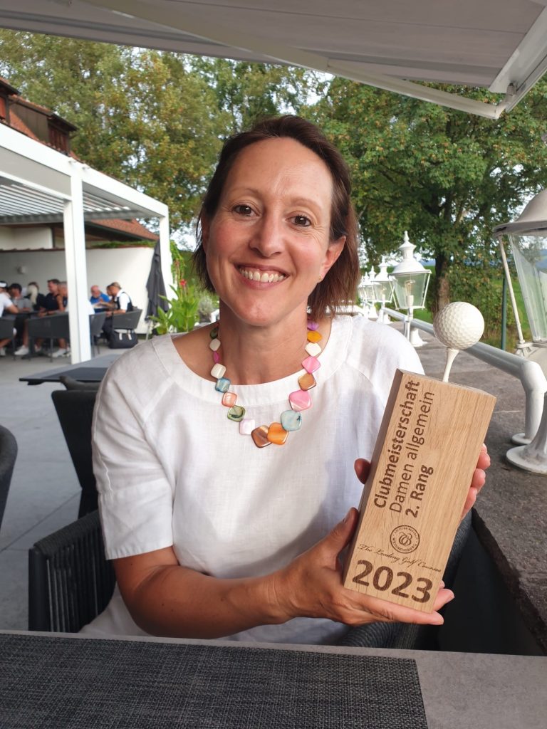 Deborah Blümel steht auch auf dem Golfplatz ihre Frau. 