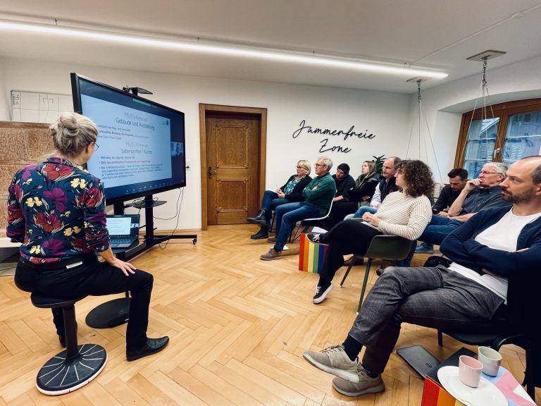 Jessica Ganahl organisiert auch Workshops, wo Ideen vorgestellt und diskutiert werden.