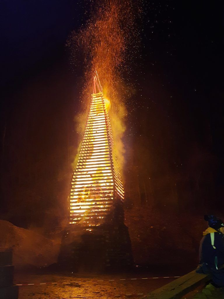 Der Funken brannte in wenigen Minuten lichterloh.