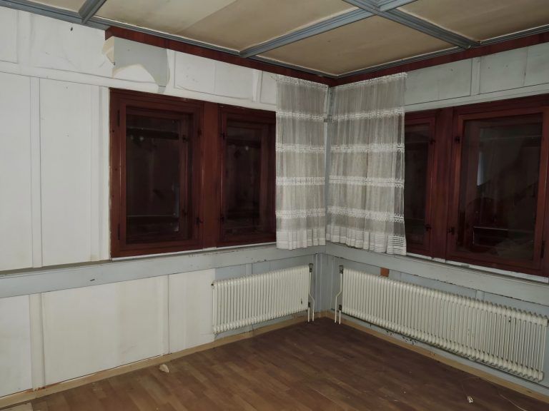 Die einzigartige Felderdecke der alten Stube, Zeuge handwerklicher Kunst.