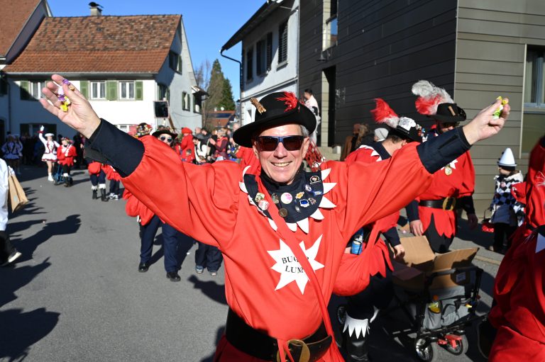 Der Mommele Onkel verteilte zahlreiche Zuckerle an die Besucher.
