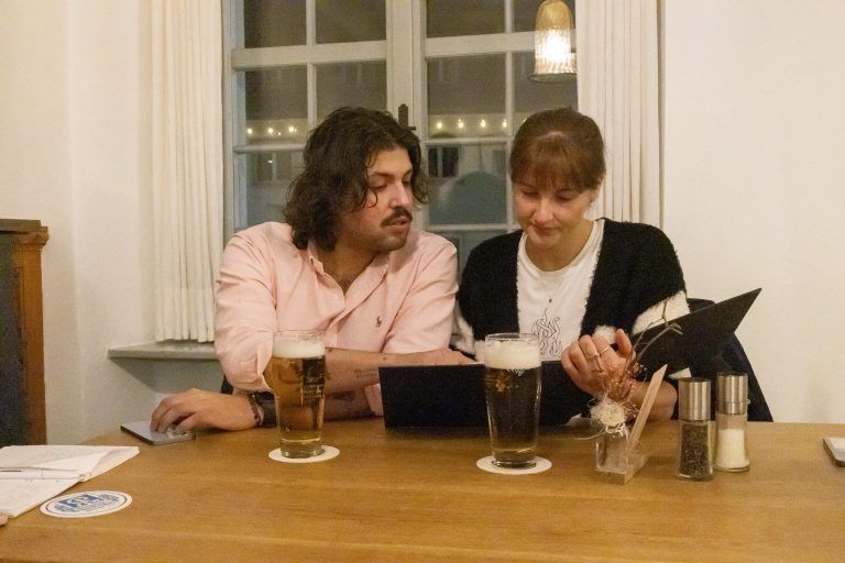 Zukünftig wollen Sam und Heike auch Restaurants testen. 