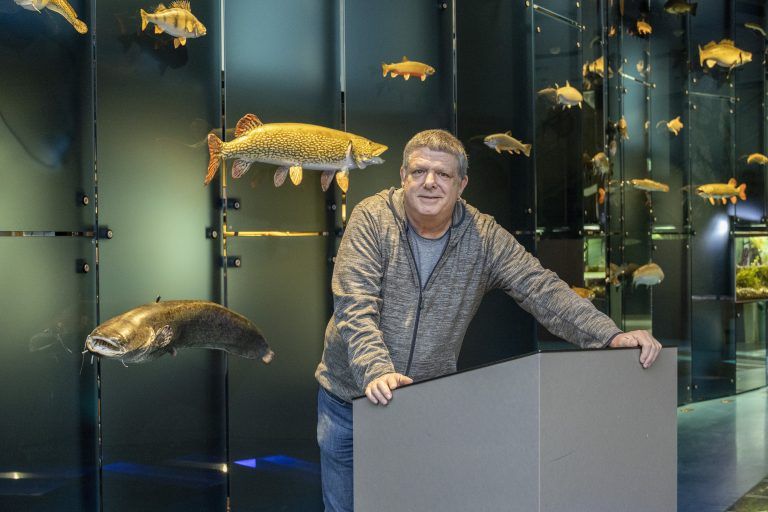 Die Welt der Fische war immer auch seine. Klaus Zimmermann, wissenschaftlicher Berater der inatura Dornbirn, geht bald in Pension. <span class="copyright">VN/Paulitsch</span>