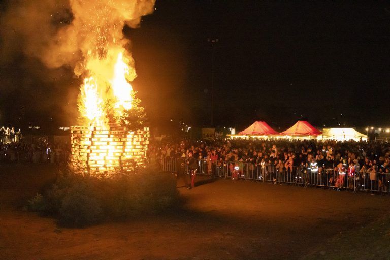 Rund 1000 Menschen folgten dem Spektakel. <span class="copyright">VN/Paulitsch</span>